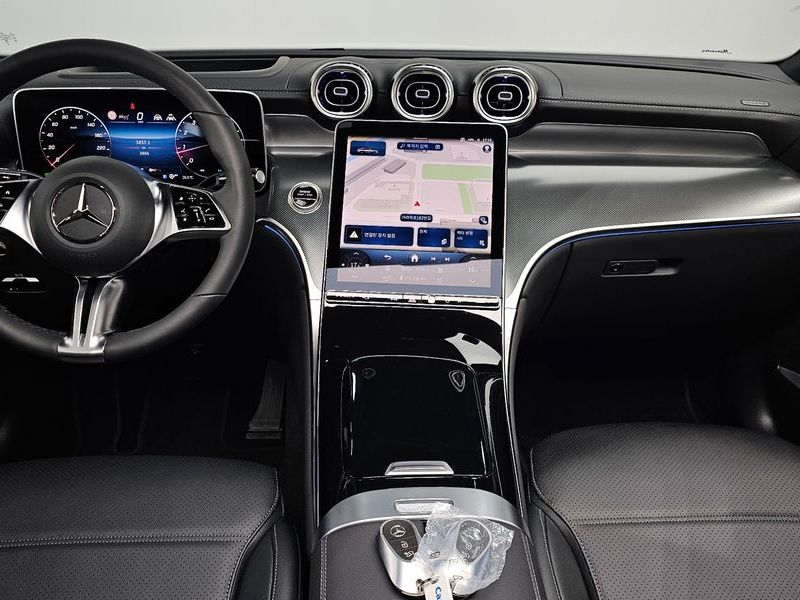 2026 Mercedes-Benz C-Class GLC300 4MATIC Avnatgarde Coupe photo 7