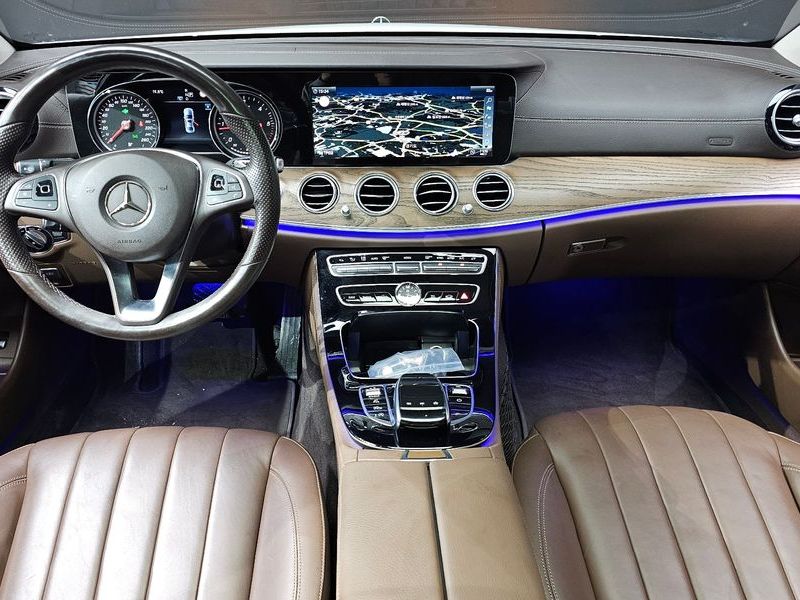 2018 Mercedes-Benz E-Class E220d 4MATIC Exclusive photo 7