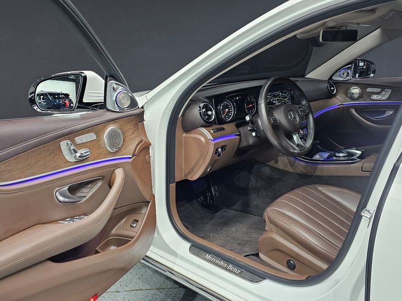 2018 Mercedes-Benz E-Class E220d 4MATIC Exclusive photo 10