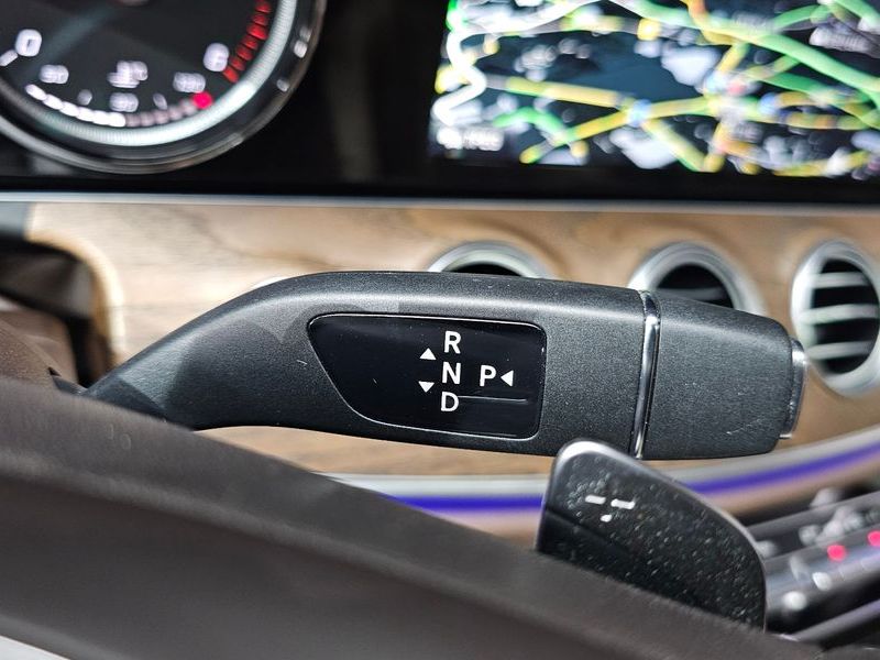 2018 Mercedes-Benz E-Class E220d 4MATIC Exclusive photo 9