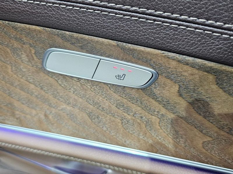 2018 Mercedes-Benz E-Class E220d 4MATIC Exclusive photo 18