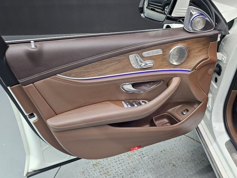 2018 Mercedes-Benz E-Class E220d 4MATIC Exclusive photo 24