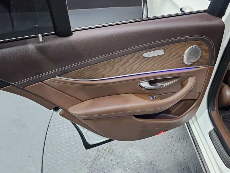 2018 Mercedes-Benz E-Class E220d 4MATIC Exclusive photo 25