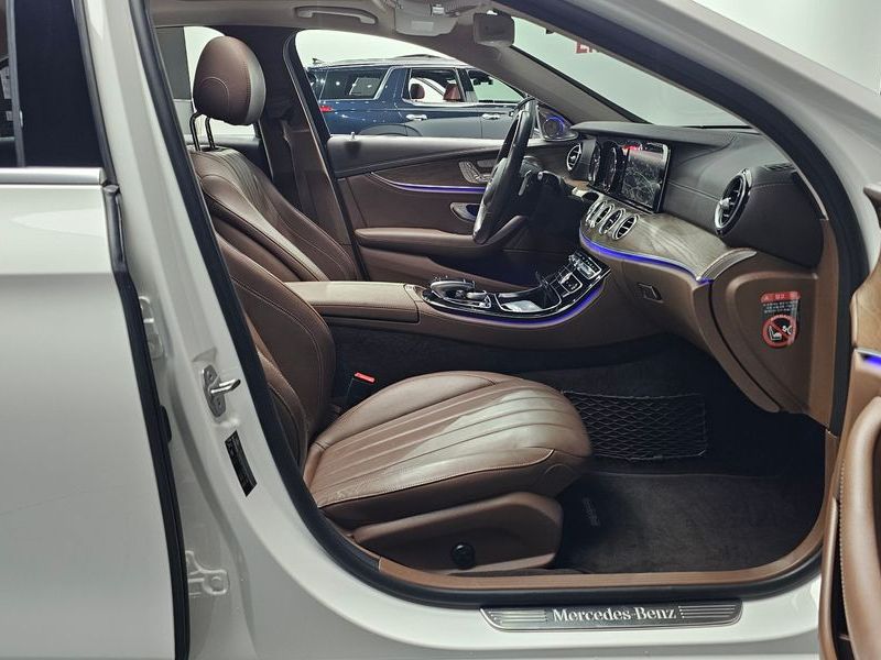 2018 Mercedes-Benz E-Class E220d 4MATIC Exclusive photo 26