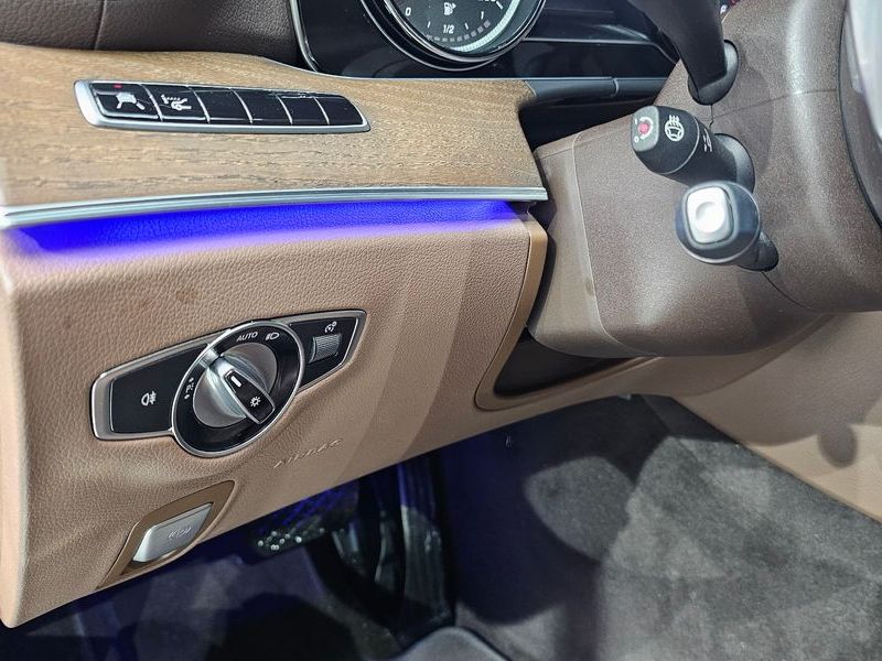 2018 Mercedes-Benz E-Class E220d 4MATIC Exclusive photo 27