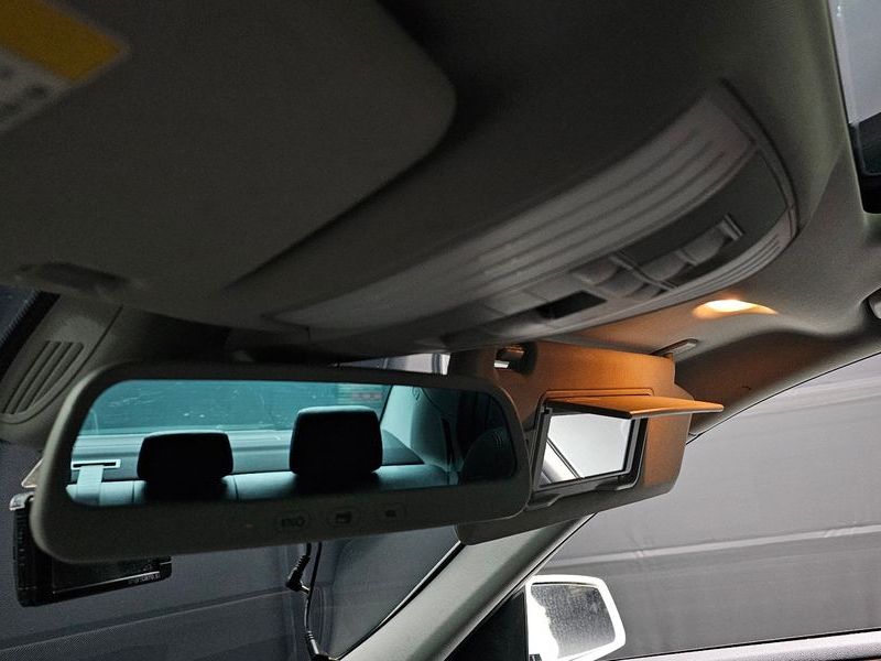 2012 Mercedes-Benz E-Class E220 CDI Avantgarde photo 16