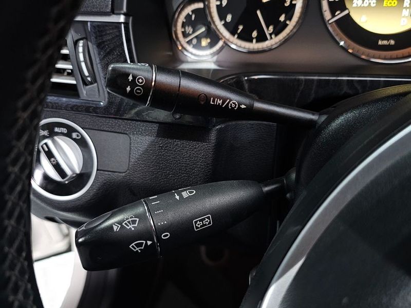 2012 Mercedes-Benz E-Class E220 CDI Avantgarde photo 18