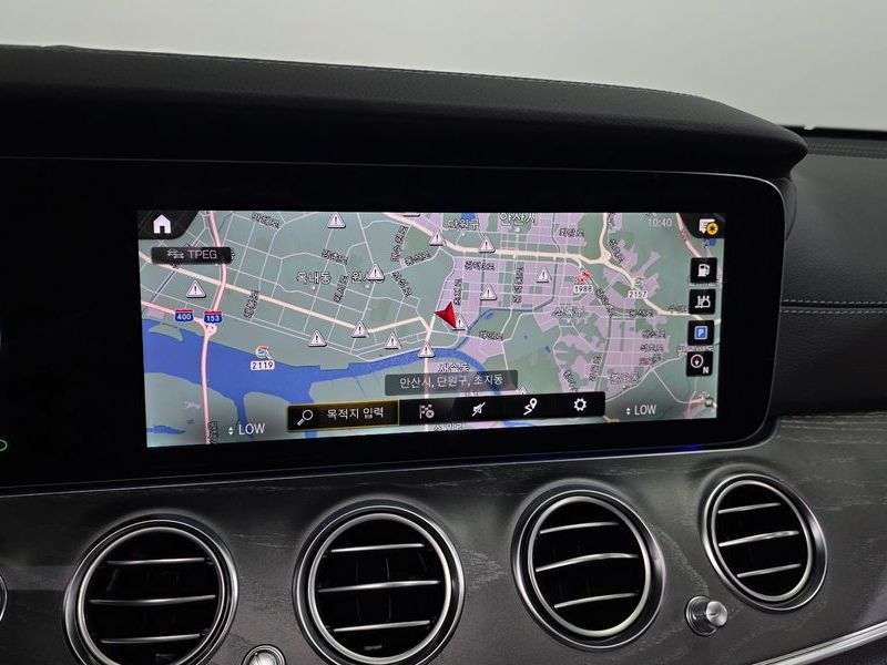 2022 Mercedes-Benz E-Class E350 4MATIC AMG Line photo 13