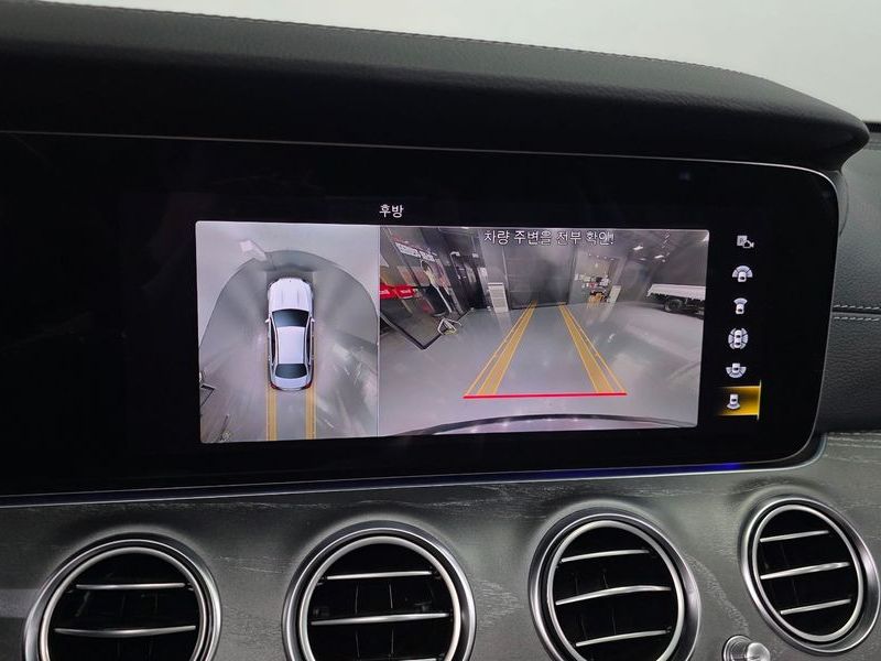 2022 Mercedes-Benz E-Class E350 4MATIC AMG Line photo 15