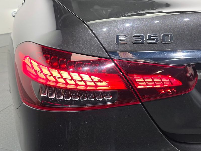 2022 Mercedes-Benz E-Class E350 4MATIC AMG Line photo 23