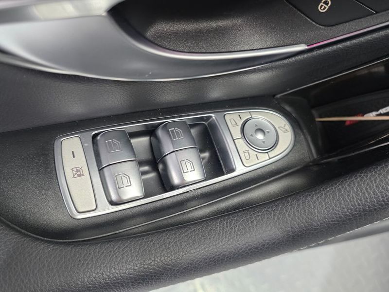 2022 Mercedes-Benz E-Class E350 4MATIC AMG Line photo 27