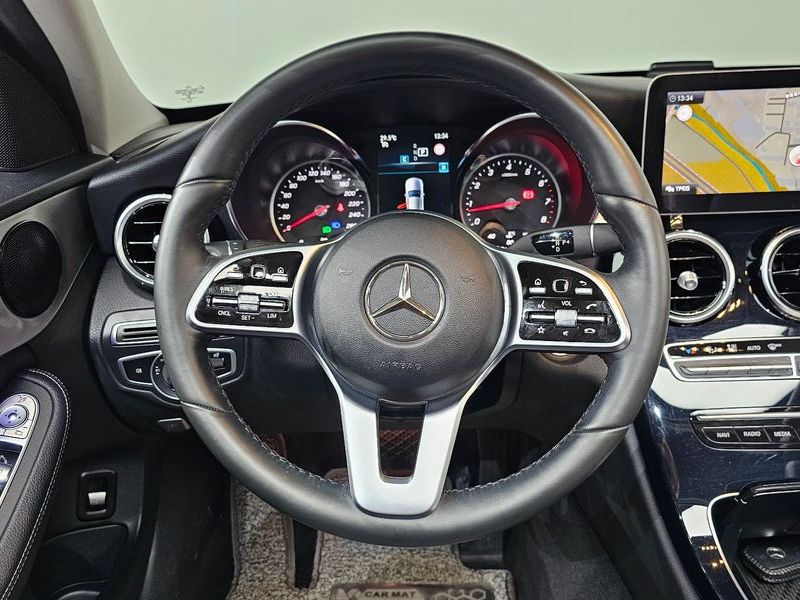 2020 Mercedes-Benz C-Class C200 Avantgarde photo 12
