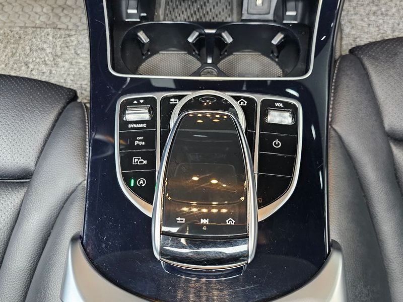 2020 Mercedes-Benz C-Class C200 Avantgarde photo 14
