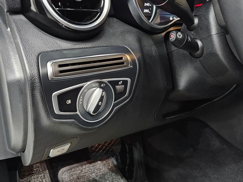 2020 Mercedes-Benz C-Class C200 Avantgarde photo 20
