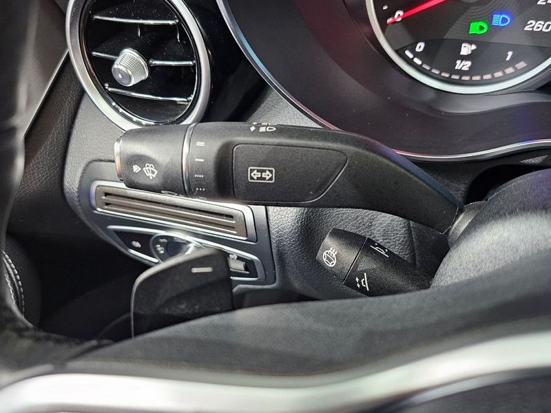 2020 Mercedes-Benz C-Class C200 Avantgarde photo 27