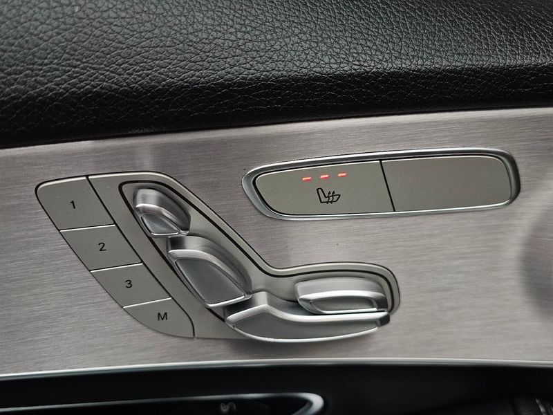 2020 Mercedes-Benz C-Class C200 Avantgarde photo 30