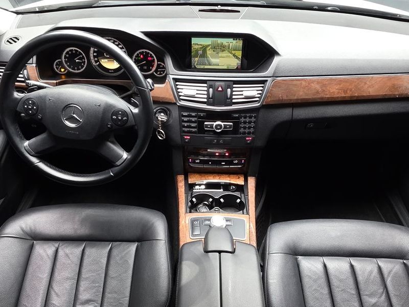 2012 Mercedes-Benz E-Class E300 Elegance photo 7