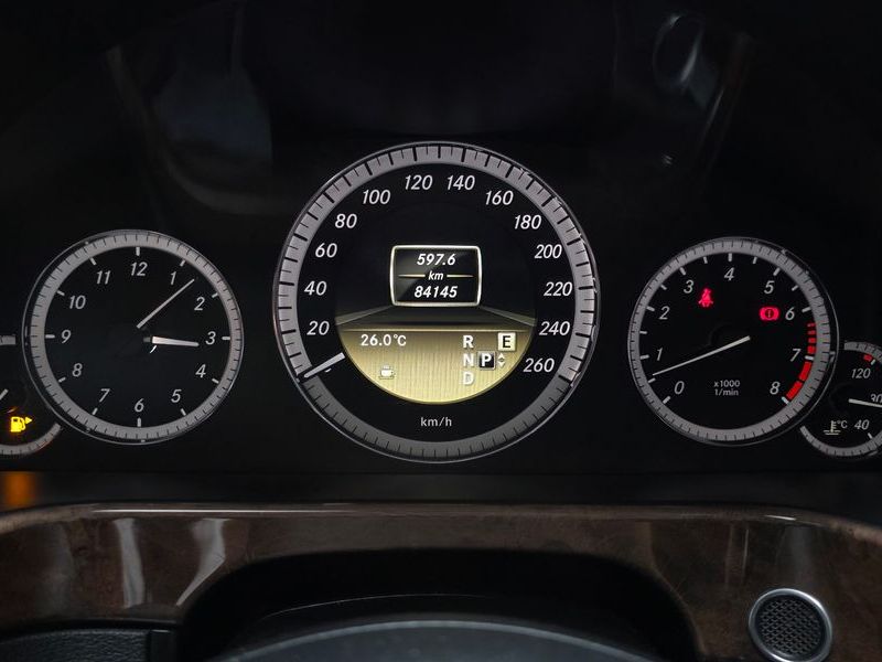 2012 Mercedes-Benz E-Class E300 Elegance photo 8