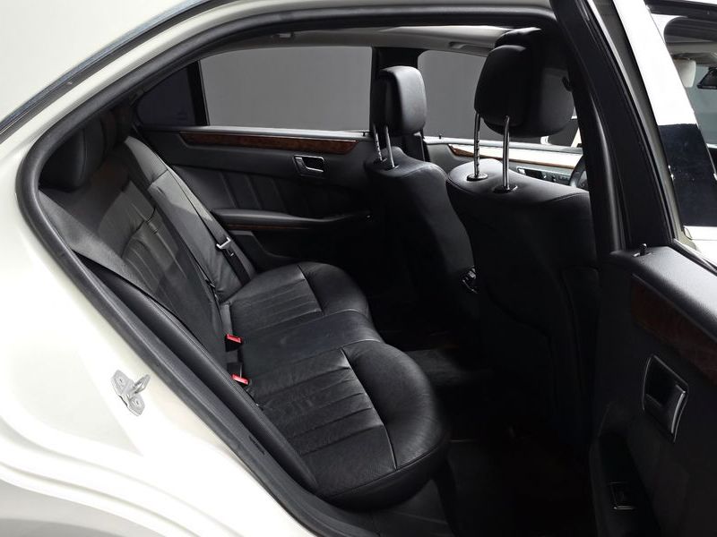 2012 Mercedes-Benz E-Class E300 Elegance photo 11