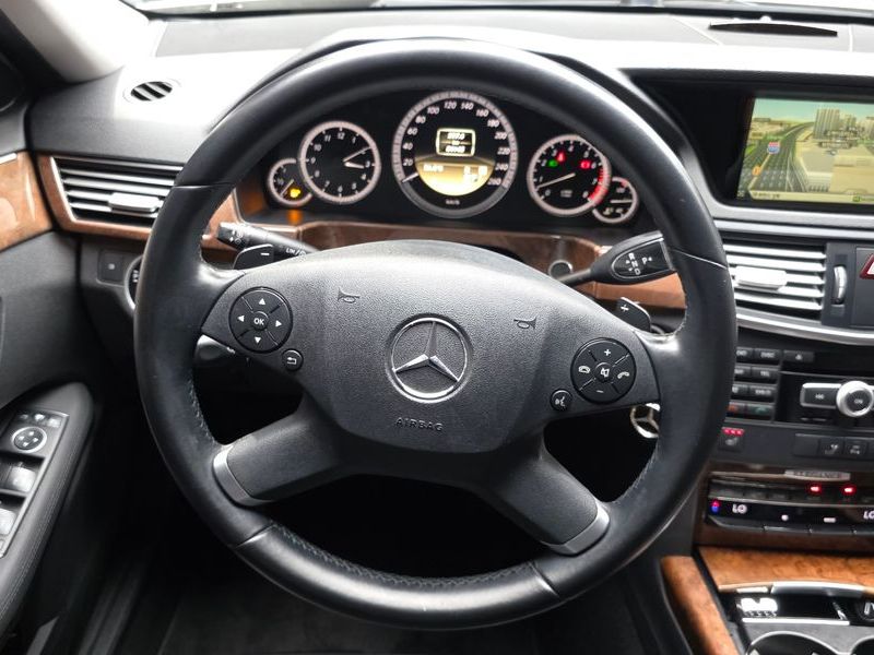 2012 Mercedes-Benz E-Class E300 Elegance photo 13