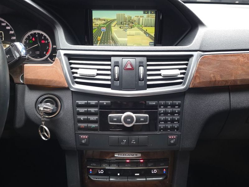 2012 Mercedes-Benz E-Class E300 Elegance photo 14