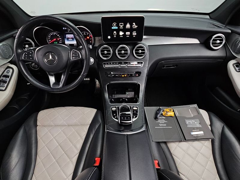 2018 Mercedes-Benz C-Class GLC350e 4MATIC AMG Line photo 7