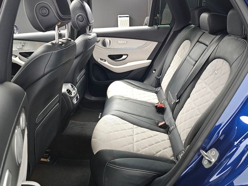 2018 Mercedes-Benz C-Class GLC350e 4MATIC AMG Line photo 11