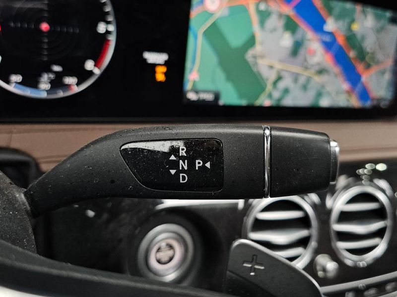 2020 Mercedes-Benz S-Class S350 d 4MATIC AMG Line photo 9