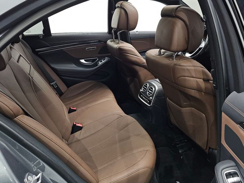 2020 Mercedes-Benz S-Class S350 d 4MATIC AMG Line photo 12