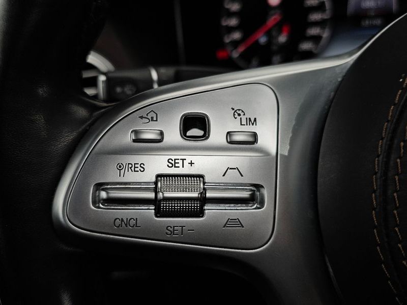 2020 Mercedes-Benz S-Class S350 d 4MATIC AMG Line photo 16