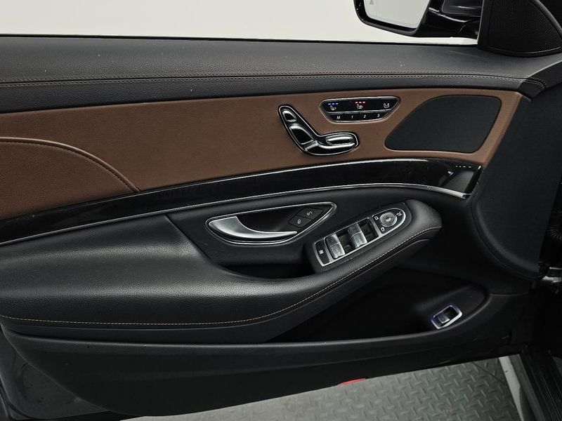 2020 Mercedes-Benz S-Class S350 d 4MATIC AMG Line photo 24