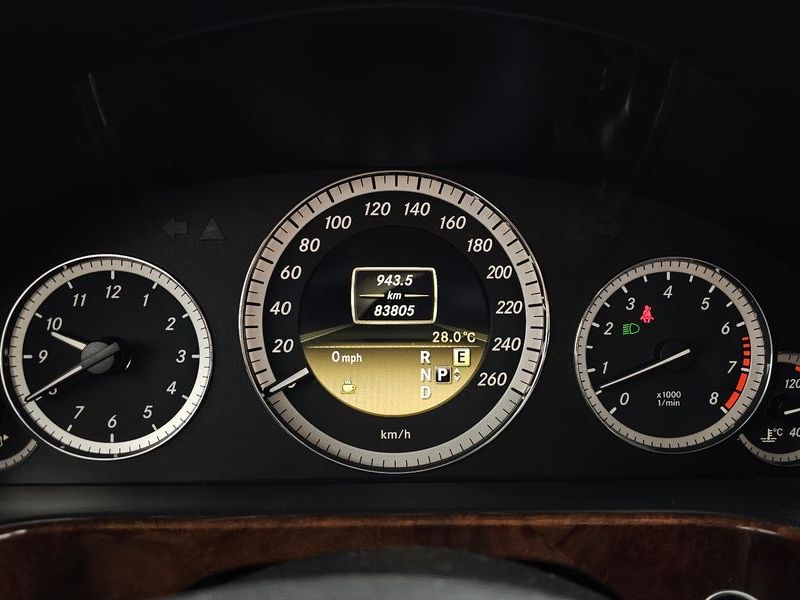 2012 Mercedes-Benz E-Class E300 Elegance photo 8
