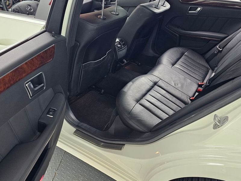 2012 Mercedes-Benz E-Class E300 Elegance photo 11