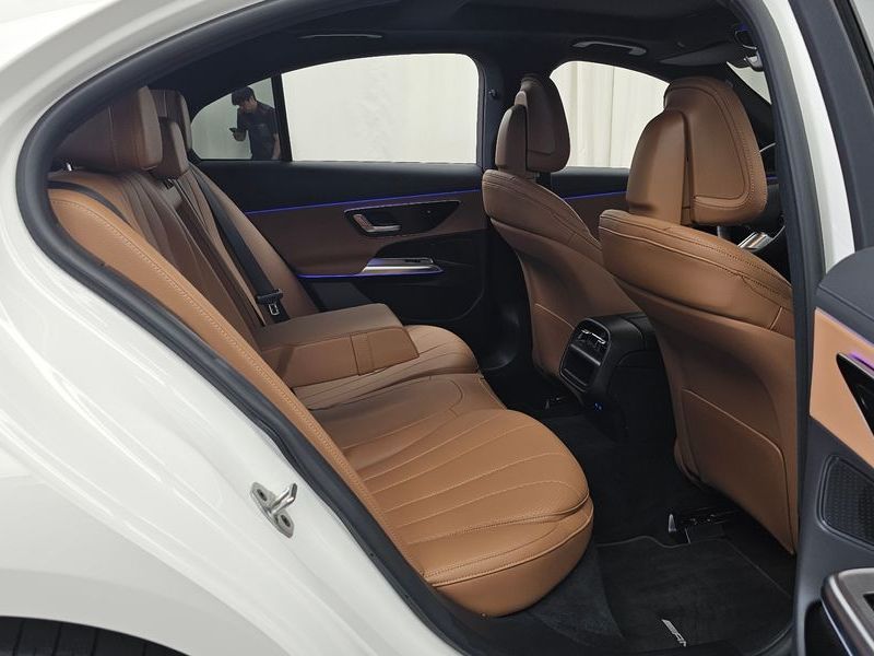 2026 Mercedes-Benz E-Class E200 AMG Line photo 12