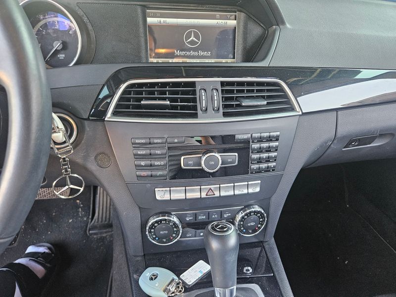2014 Mercedes-Benz C-Class C220 CDI photo 9