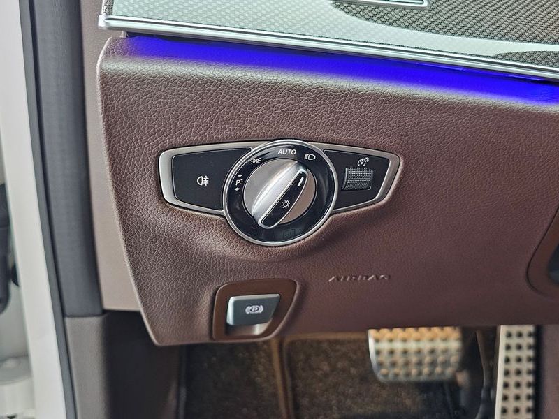 2020 Mercedes-Benz S-Class CLS300d AMG Line photo 29