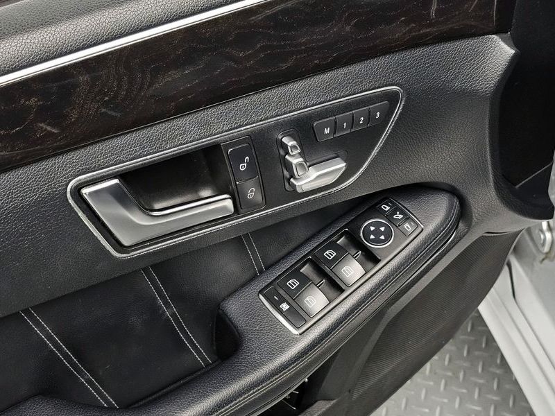 2014 Mercedes-Benz E-Class E220 CDI Avantgarde photo 17