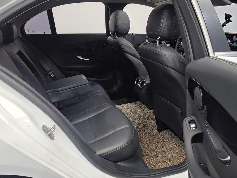 2020 Mercedes-Benz C-Class C200 photo 12