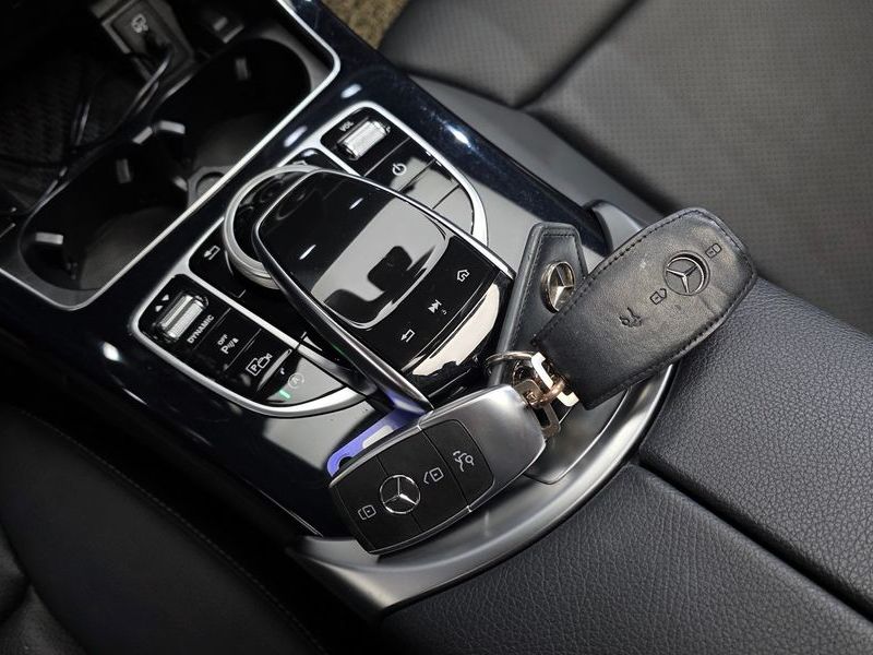 2020 Mercedes-Benz C-Class C200 photo 18