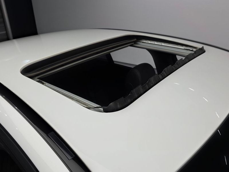 2020 Mercedes-Benz C-Class C200 photo 19