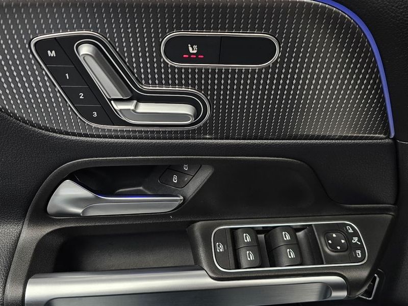 2021 Mercedes-Benz B-Class GLB220 photo 14