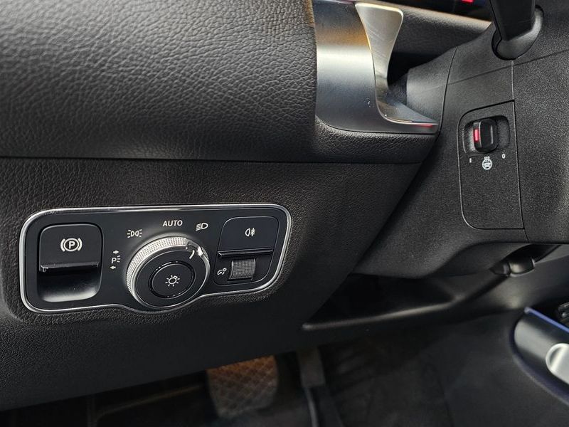2021 Mercedes-Benz B-Class GLB220 photo 15
