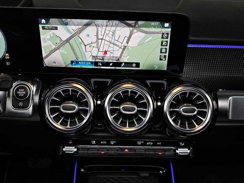 2021 Mercedes-Benz B-Class GLB220 photo 16