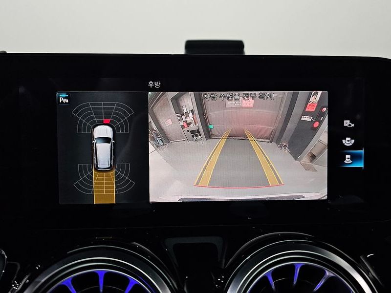 2021 Mercedes-Benz B-Class GLB220 photo 17