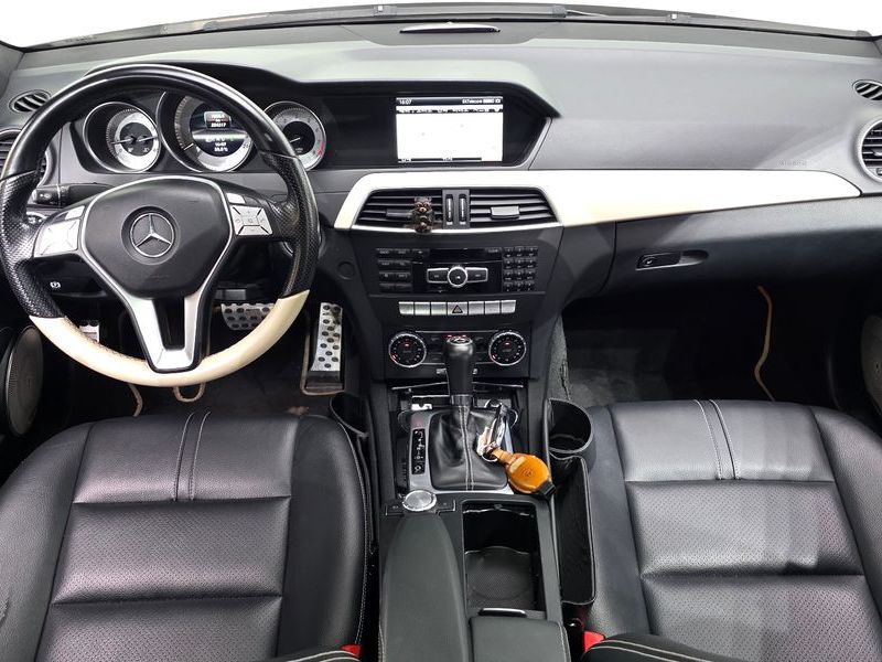 2013 Mercedes-Benz C-Class C200 CGI Avantgarde Style Package photo 7