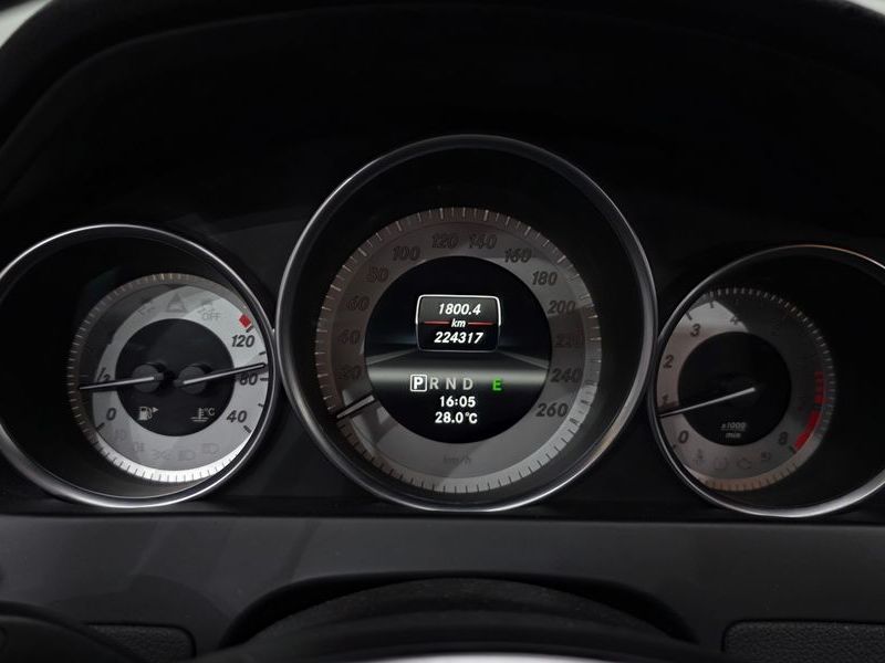 2013 Mercedes-Benz C-Class C200 CGI Avantgarde Style Package photo 8