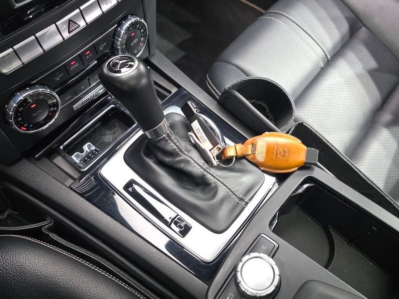2013 Mercedes-Benz C-Class C200 CGI Avantgarde Style Package photo 9