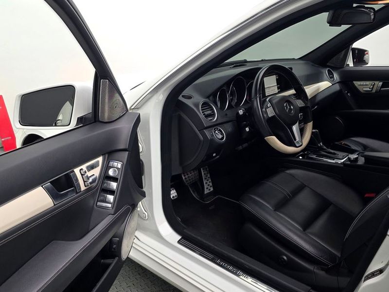 2013 Mercedes-Benz C-Class C200 CGI Avantgarde Style Package photo 11