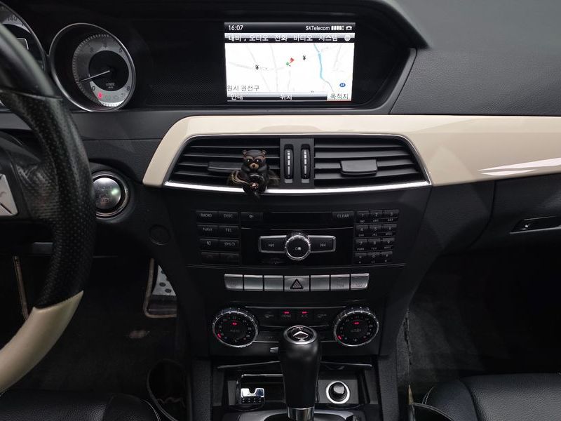 2013 Mercedes-Benz C-Class C200 CGI Avantgarde Style Package photo 14