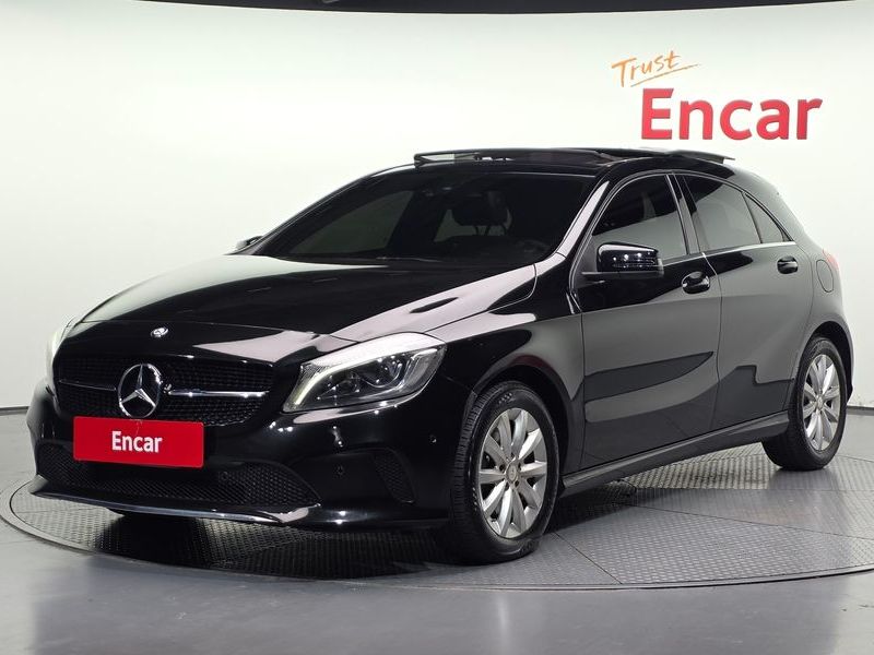 2017 Mercedes-Benz A-Class A200 photo 1